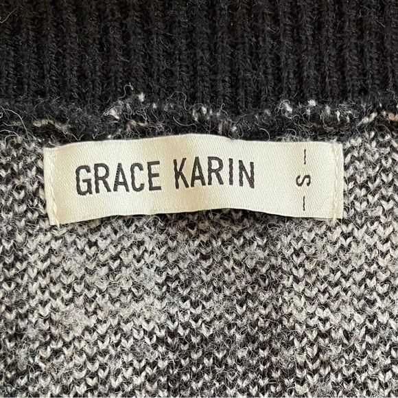 Buffalo Check Cropped Cardigan - Picture 6 of 14